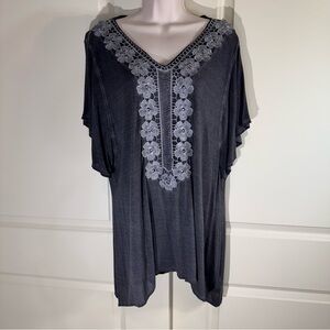 ONE WORLD Gray Tunic with Silver Embroidered Floral Accents Large